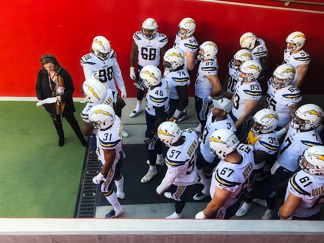 他屡屡利用 他屡屡利用